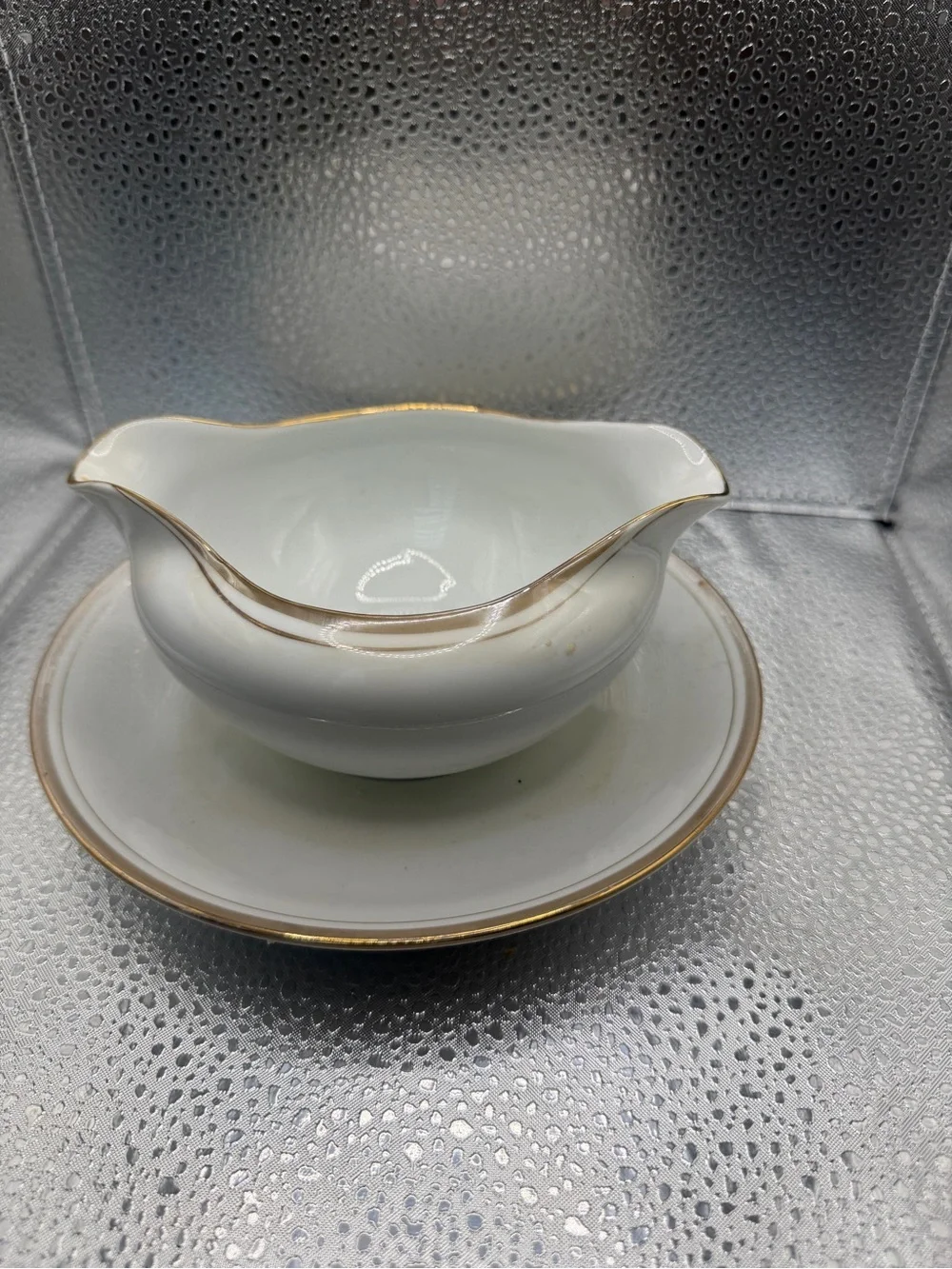 Elegant White Porcelain Gravy Boat with Gold Trim
